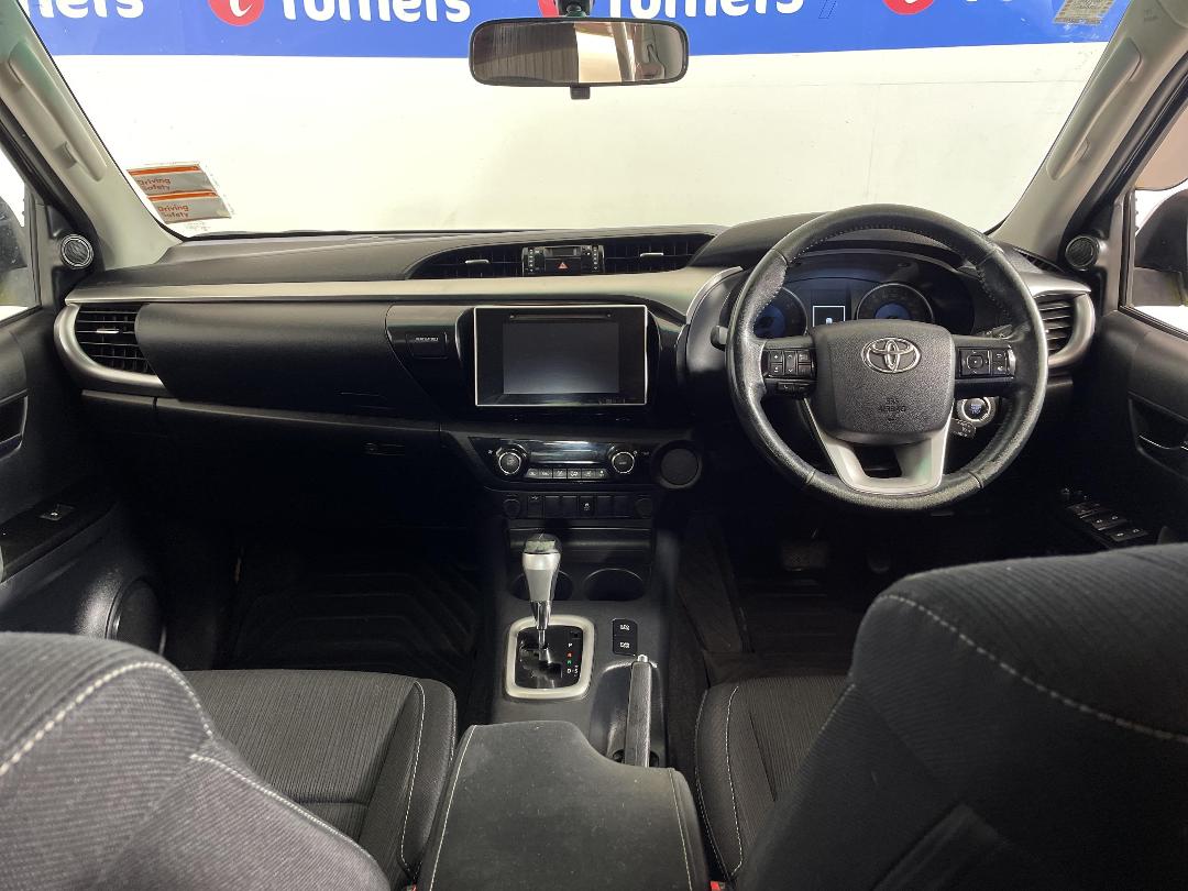 Photo '17' of Toyota Hilux