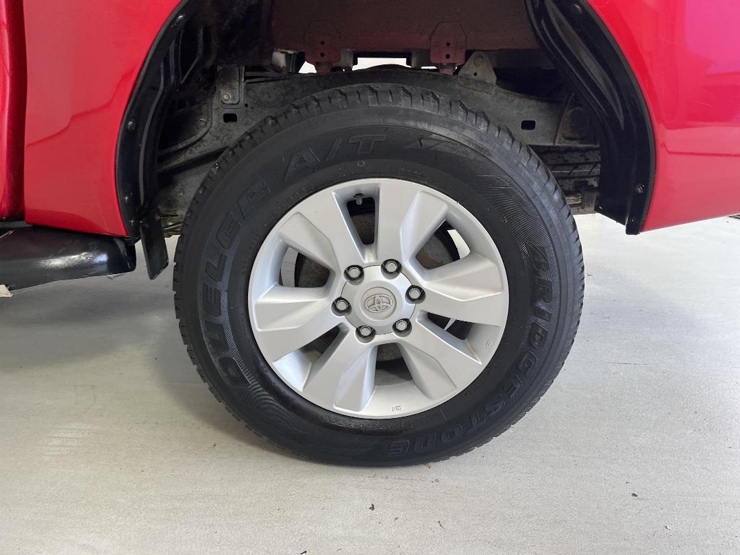 Photo '11' of Toyota Hilux