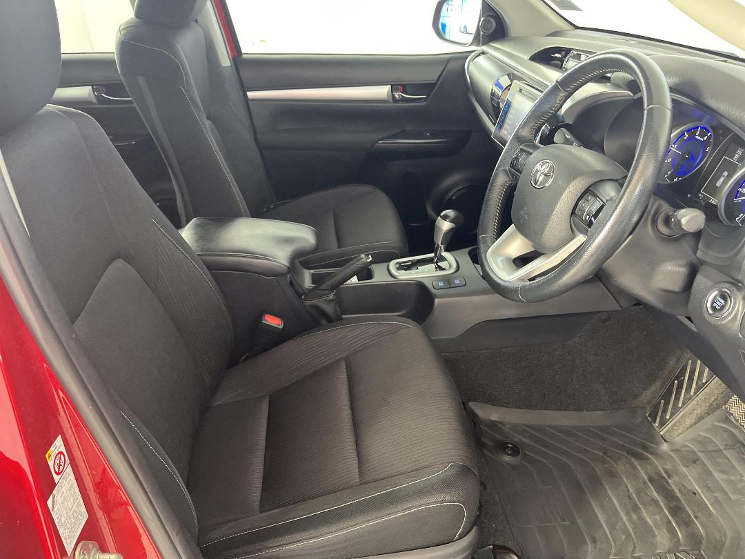 Photo '16' of Toyota Hilux