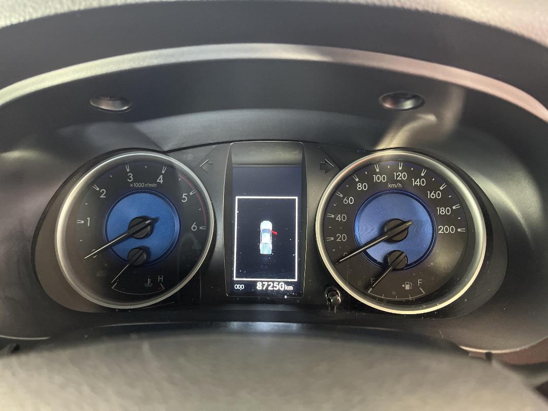 Photo '21' of Toyota Hilux