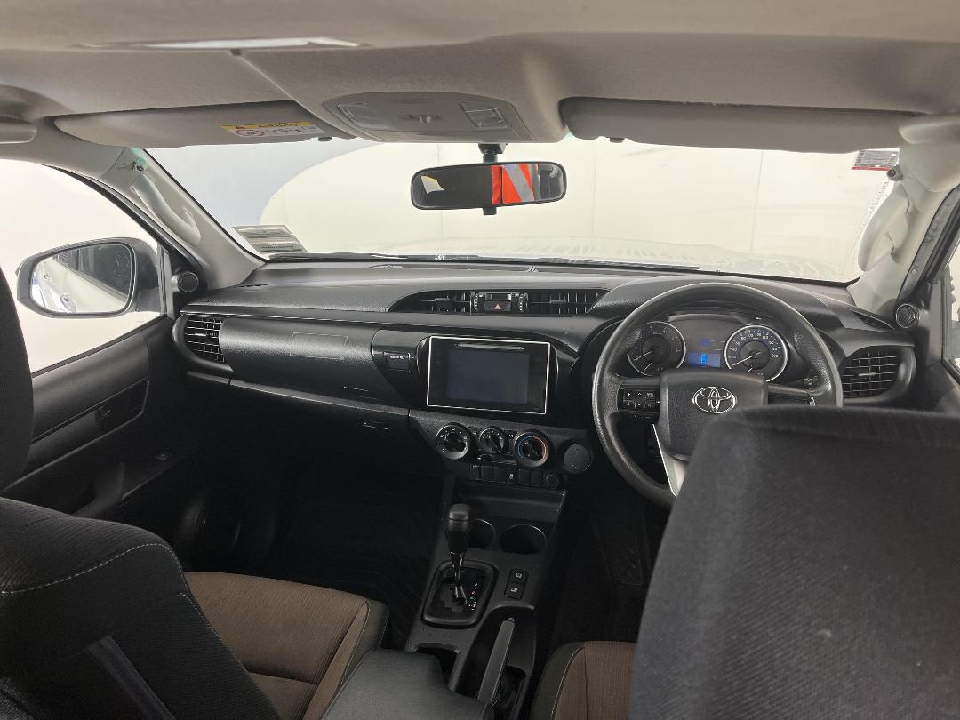 Photo '17' of Toyota Hilux