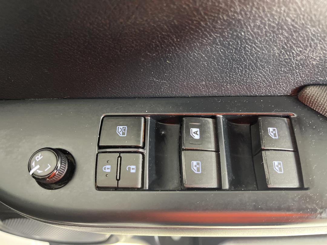 Photo '24' of Toyota Hilux