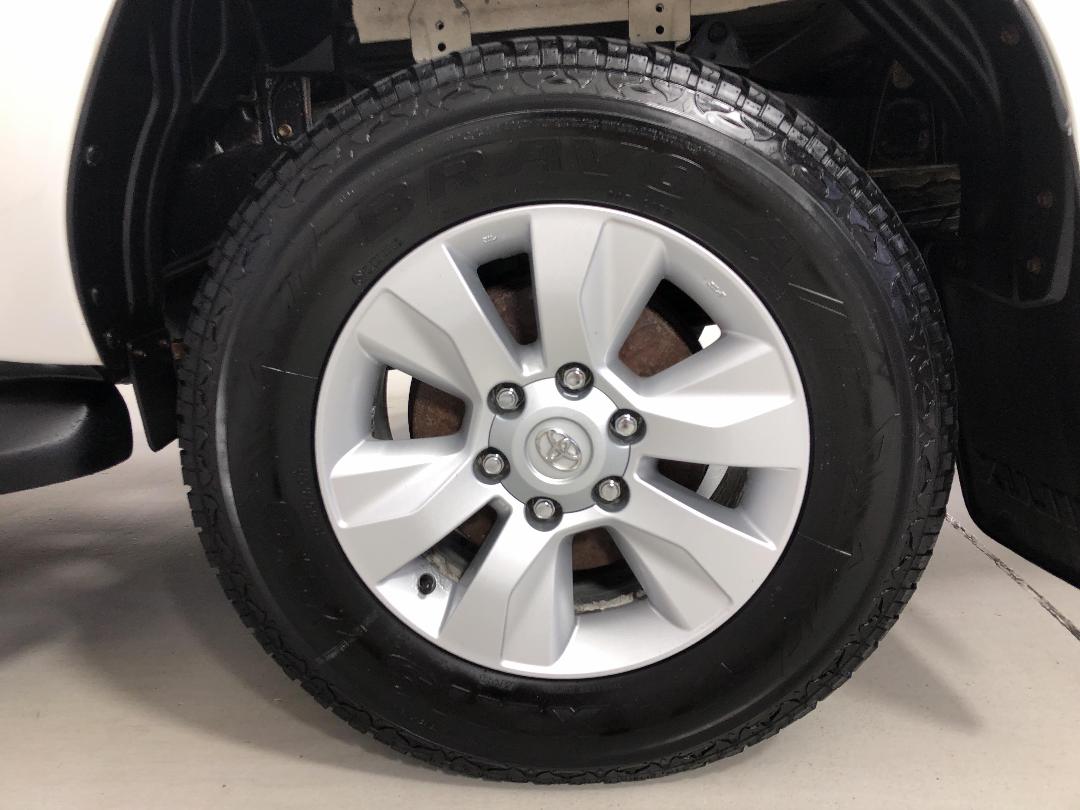 Photo '11' of Toyota Hilux