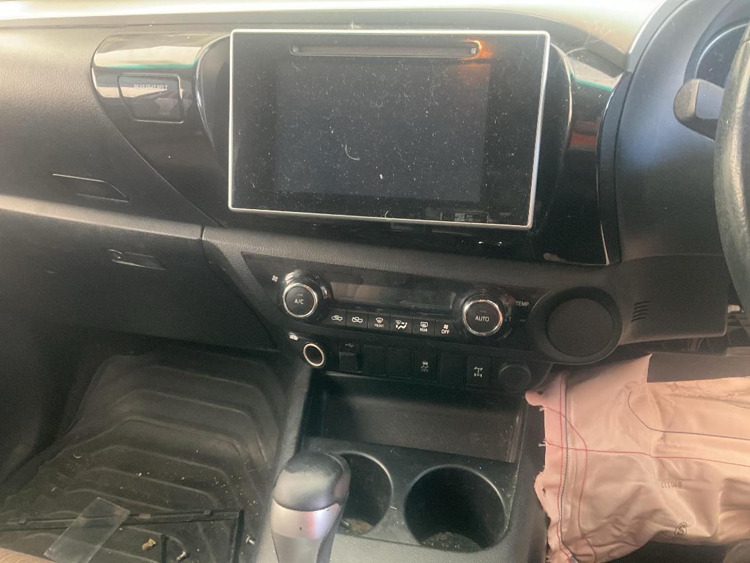 Photo '26' of Toyota Hilux SR5 TD DC