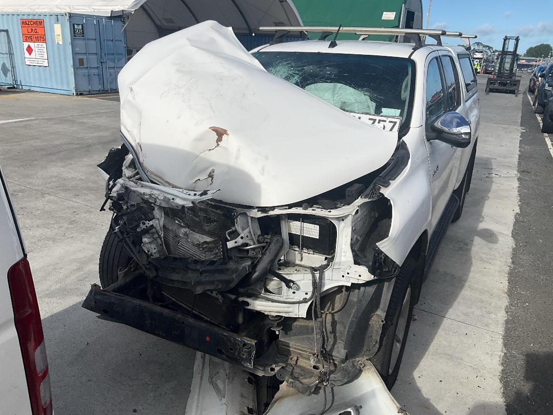 Photo '7' of Toyota Hilux SR5 TD DC