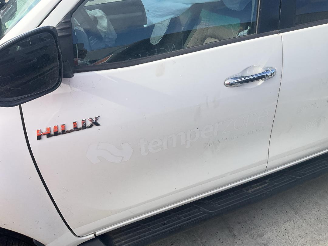 Photo '9' of Toyota Hilux SR5 TD DC