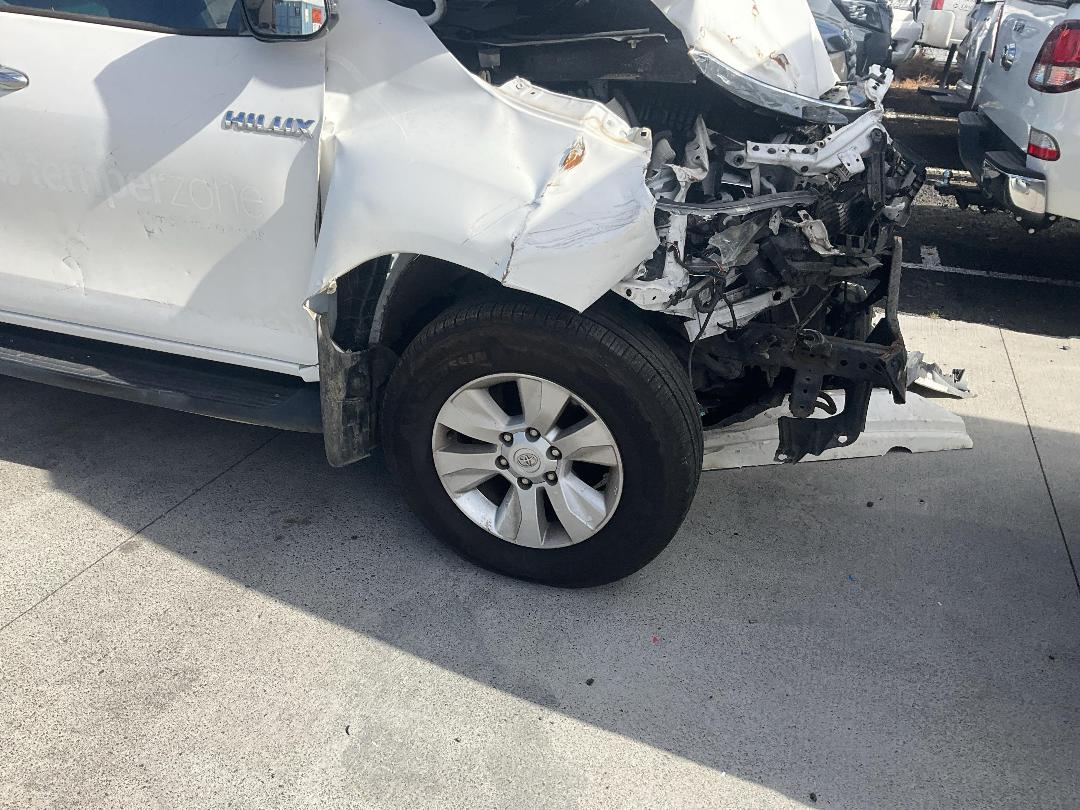 Photo '2' of Toyota Hilux SR5 TD DC