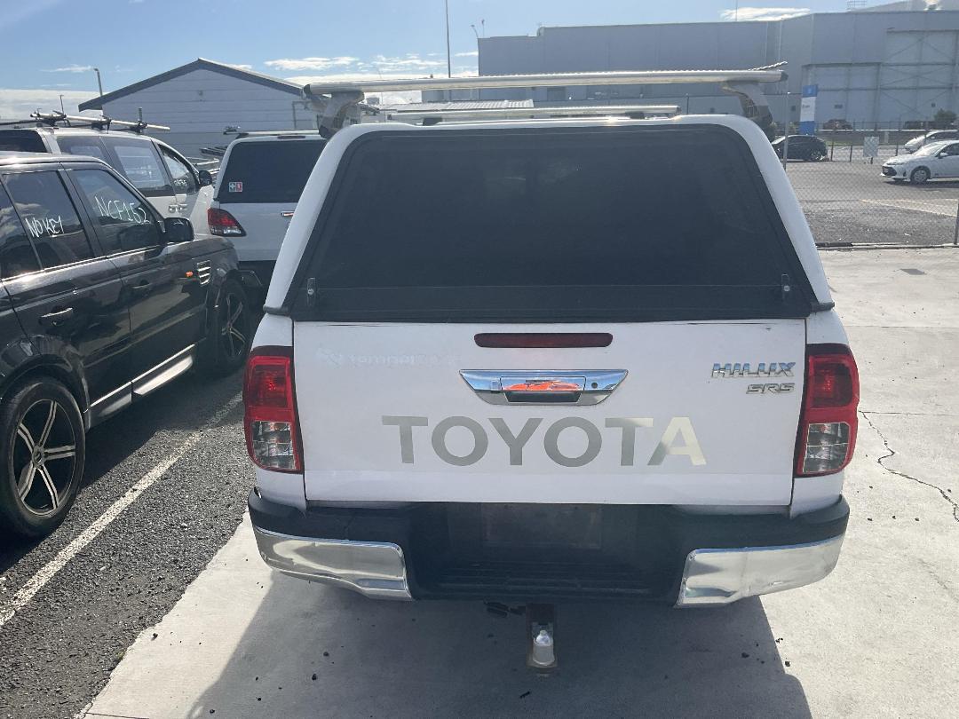 Photo '12' of Toyota Hilux SR5 TD DC