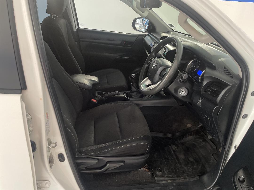 Photo '16' of Toyota Hilux