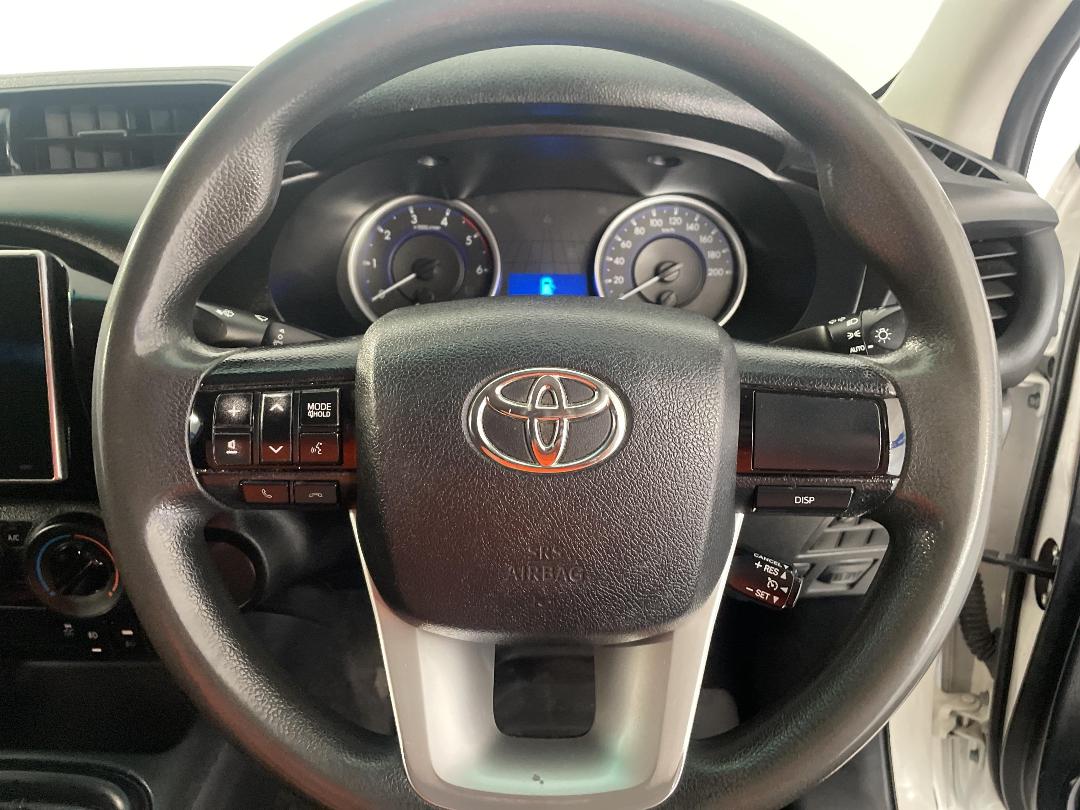 Photo '27' of Toyota Hilux
