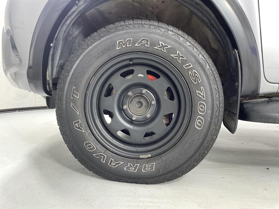 Photo '10' of Toyota Hilux