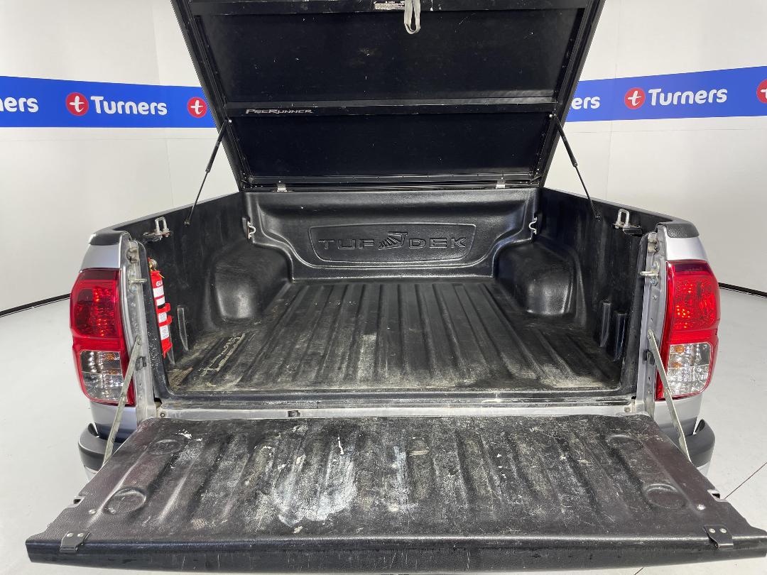 Photo '14' of Toyota Hilux