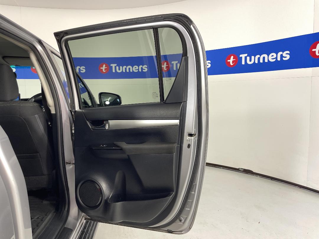 Photo '19' of Toyota Hilux