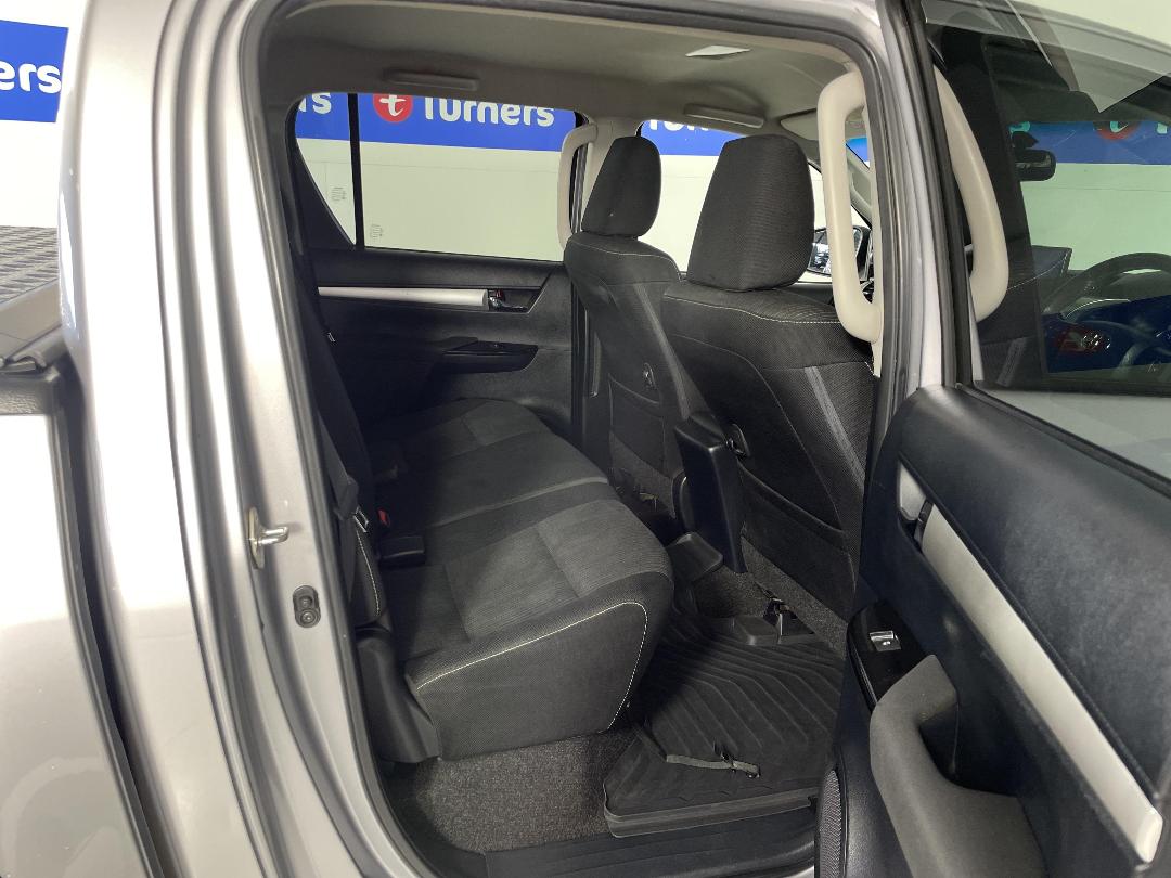 Photo '20' of Toyota Hilux