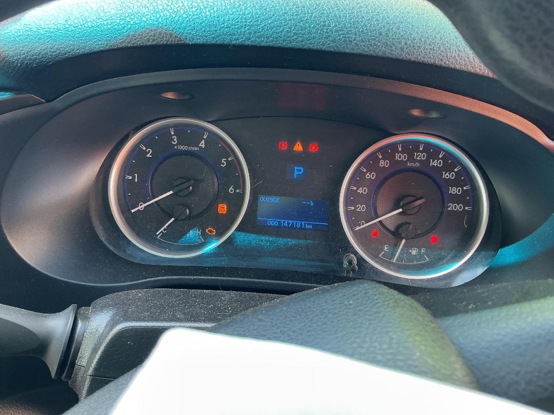 Photo '14' of Toyota Hilux SR TD DC