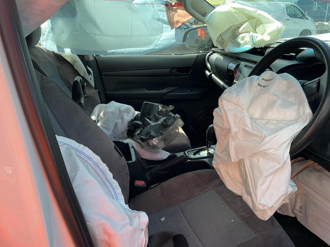 Photo '17' of Toyota Hilux SR TD DC