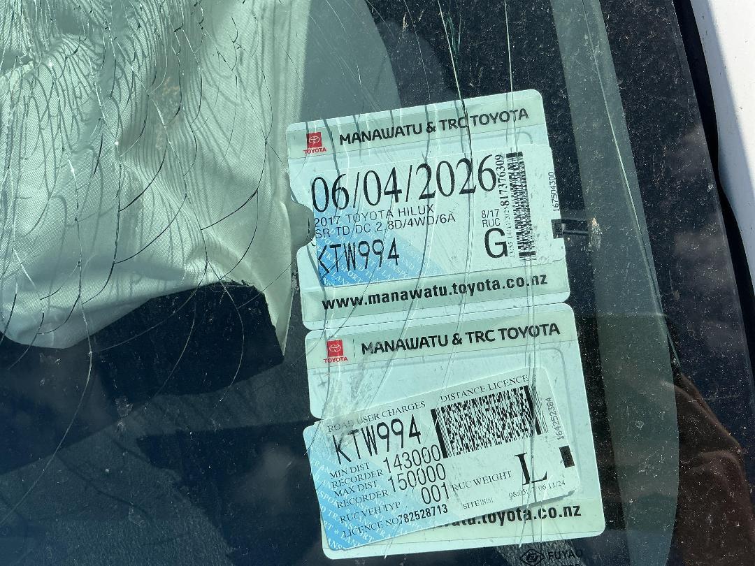 Photo '21' of Toyota Hilux SR TD DC