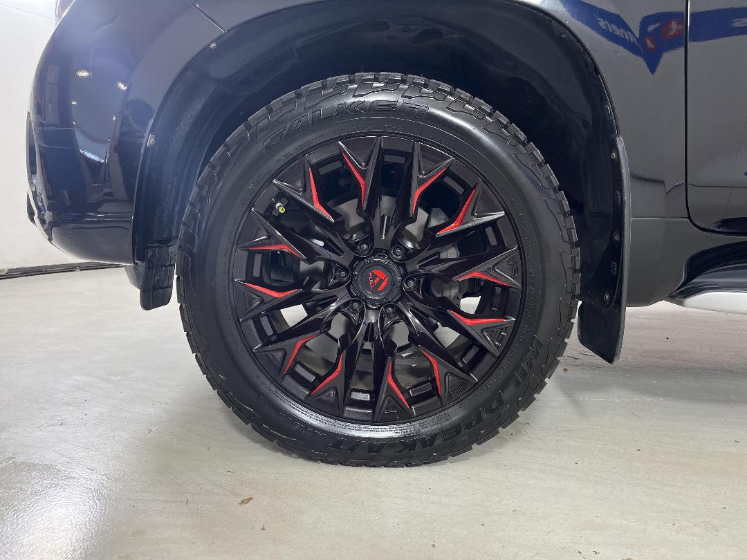 Photo '10' of Toyota Landcruiser Prado