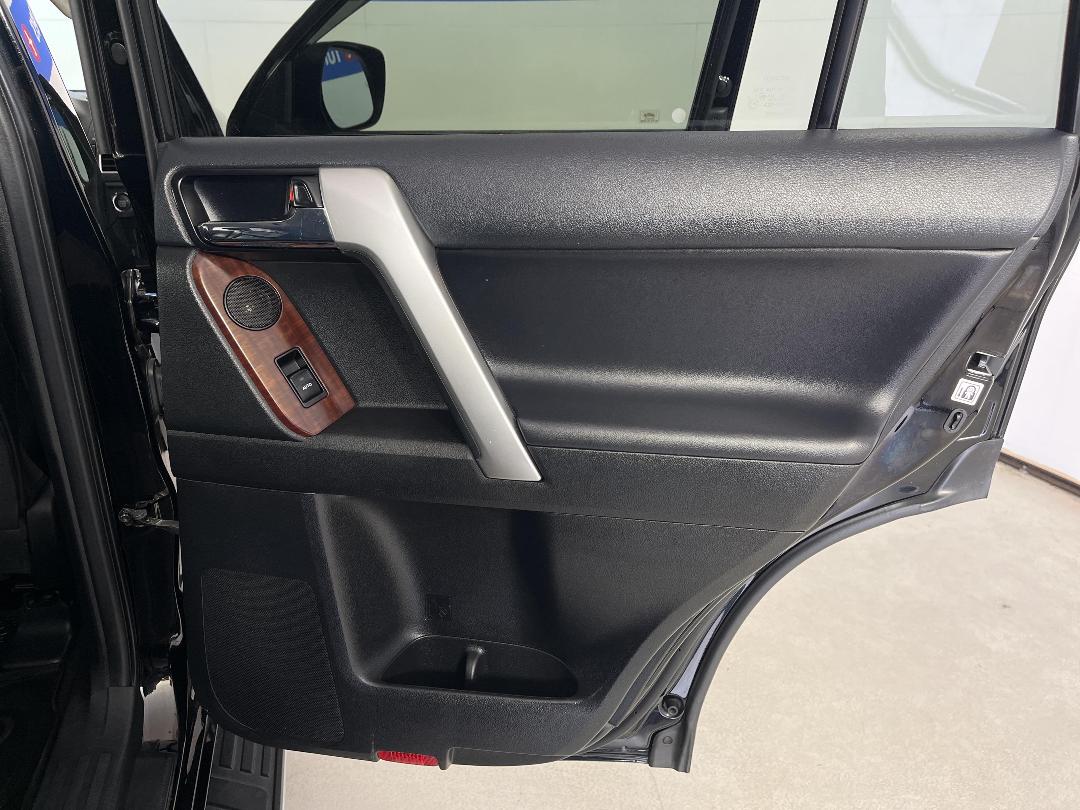 Photo '19' of Toyota Landcruiser Prado