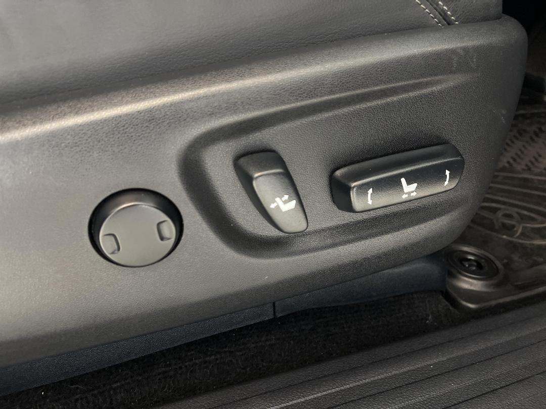 Photo '24' of Toyota Landcruiser Prado