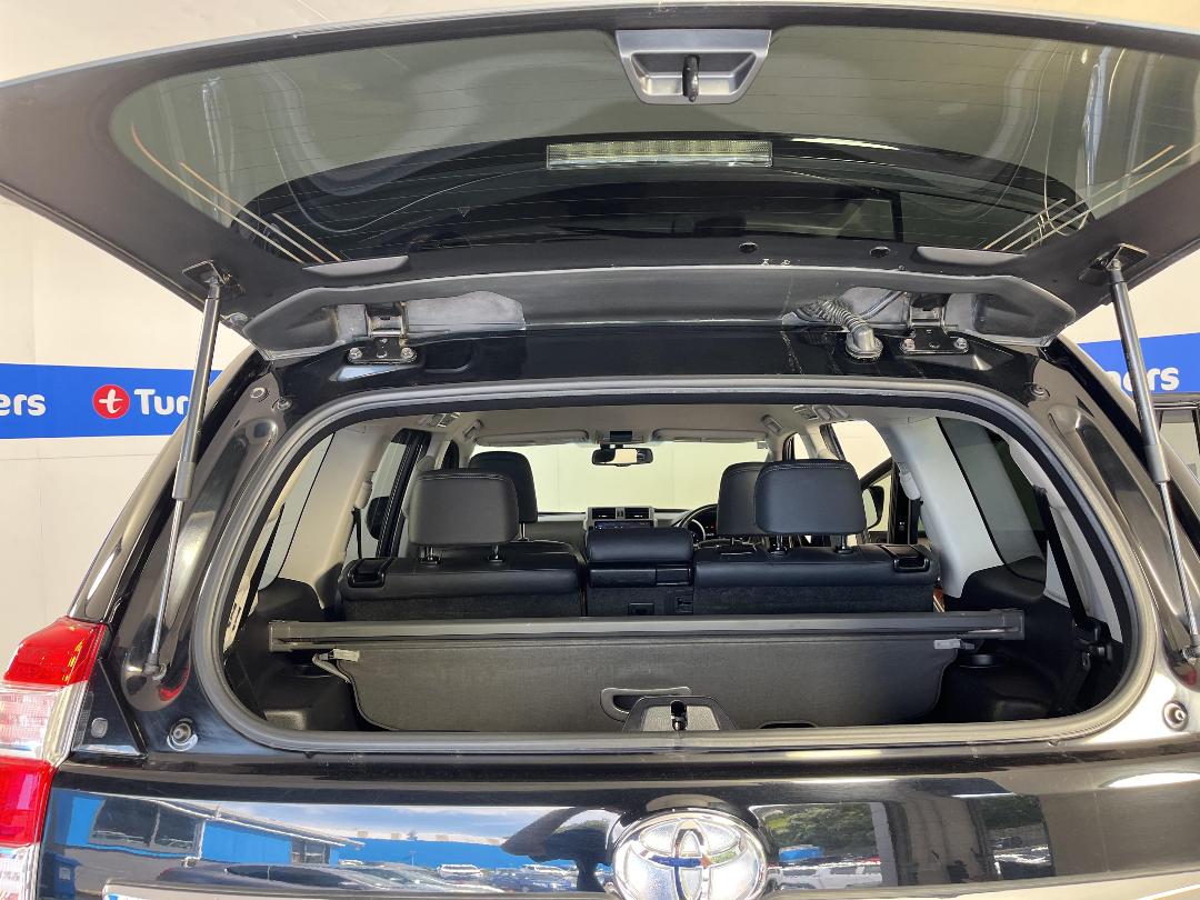 Photo '36' of Toyota Landcruiser Prado