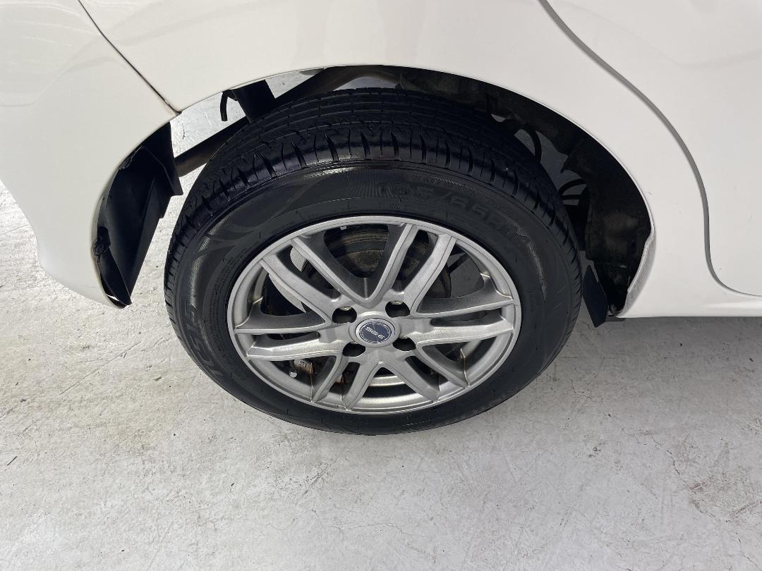 Photo '12' of Toyota Passo