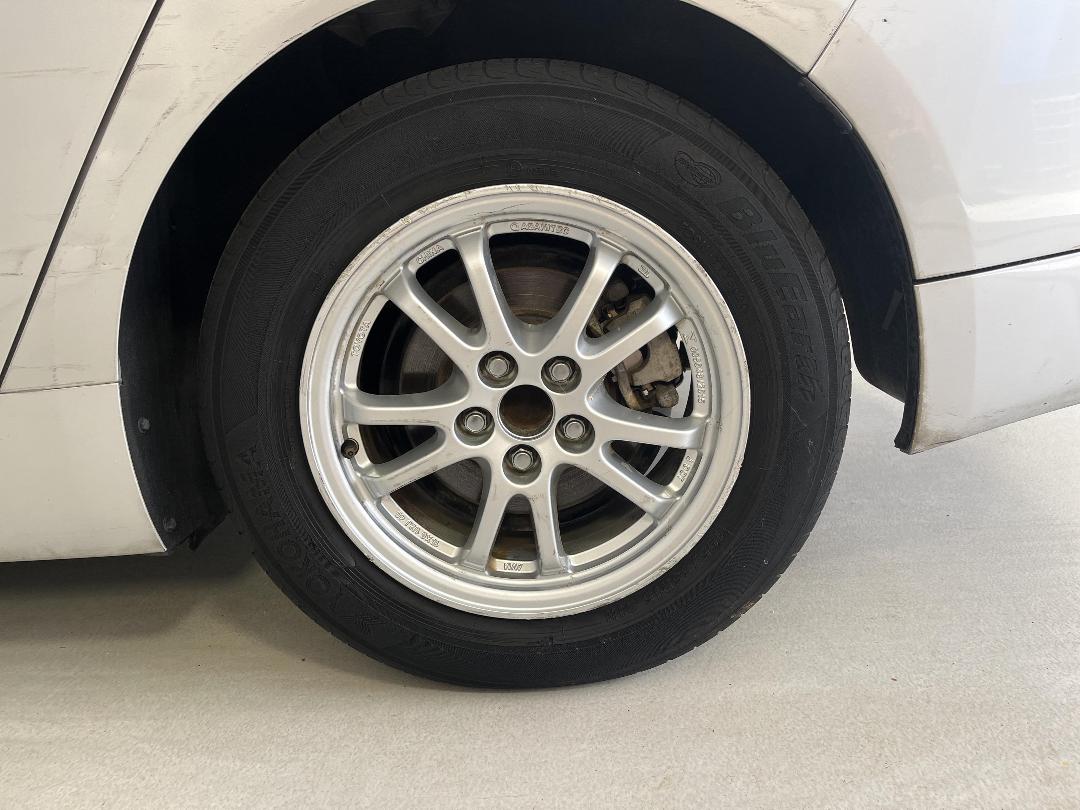 Photo '11' of Toyota Prius