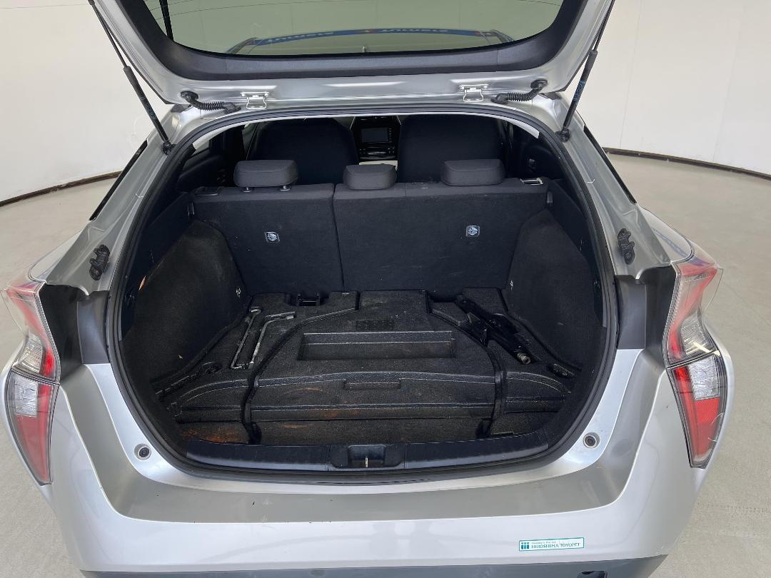 Photo '14' of Toyota Prius