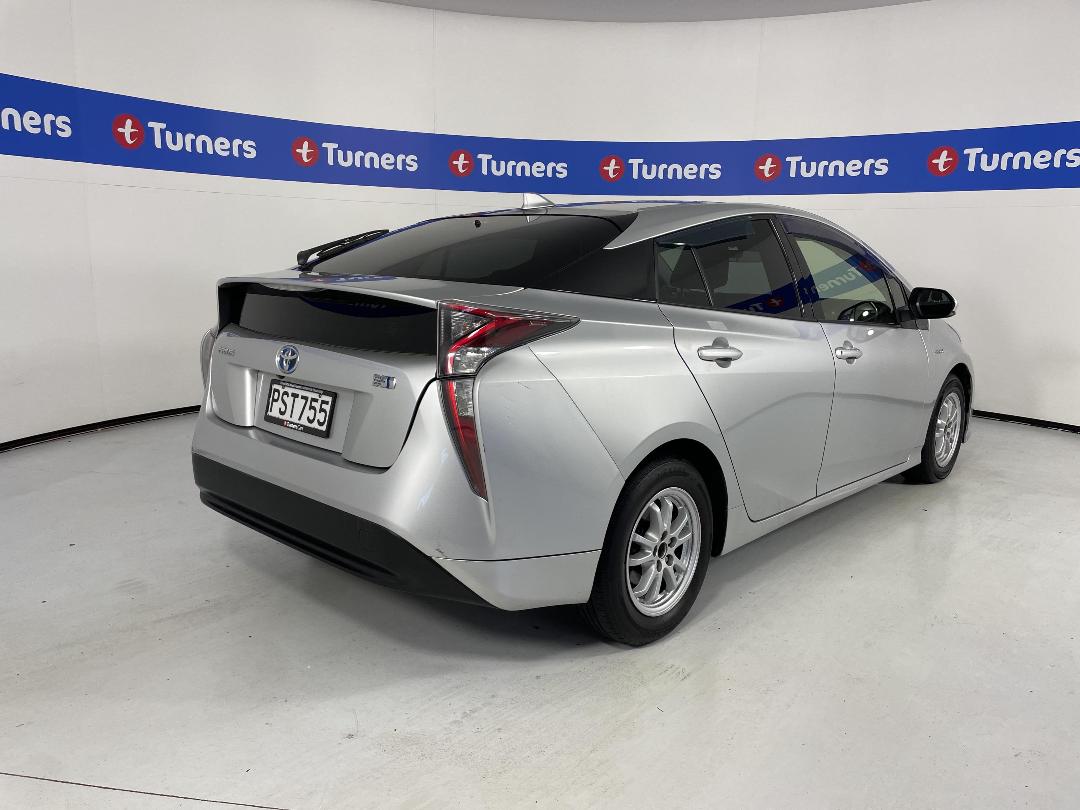 Photo '7' of Toyota Prius Photo '7' of Toyota Prius