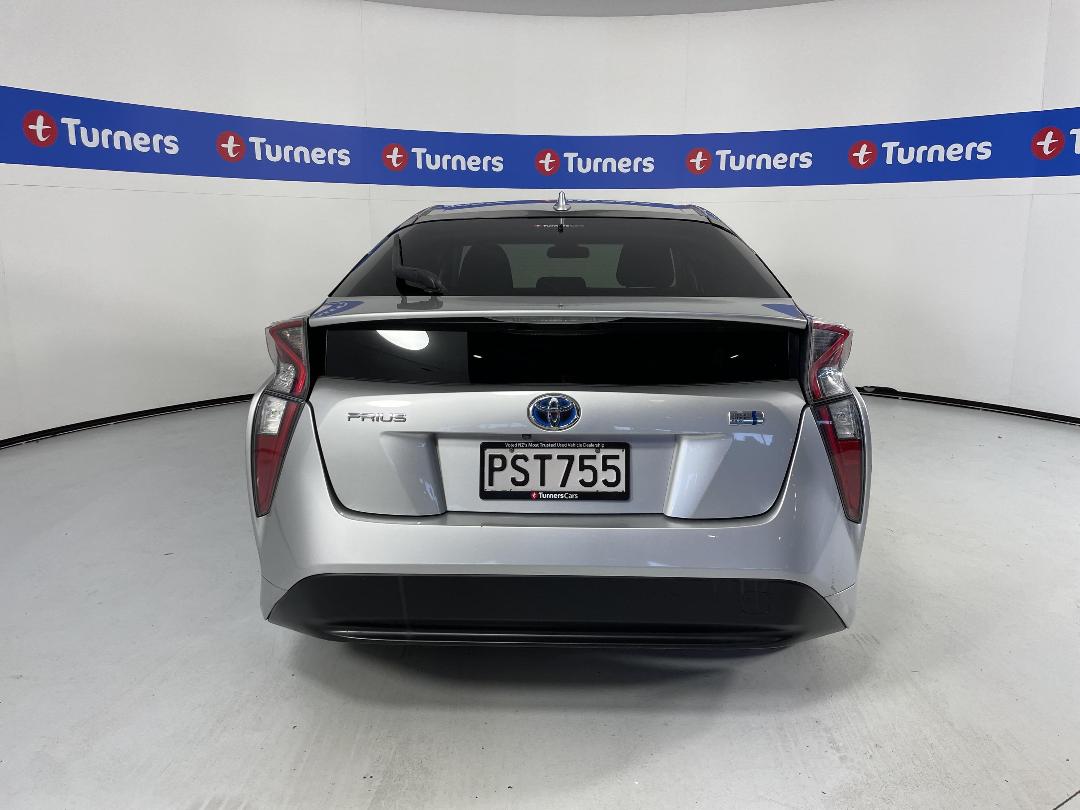 Photo '6' of Toyota Prius Photo '6' of Toyota Prius