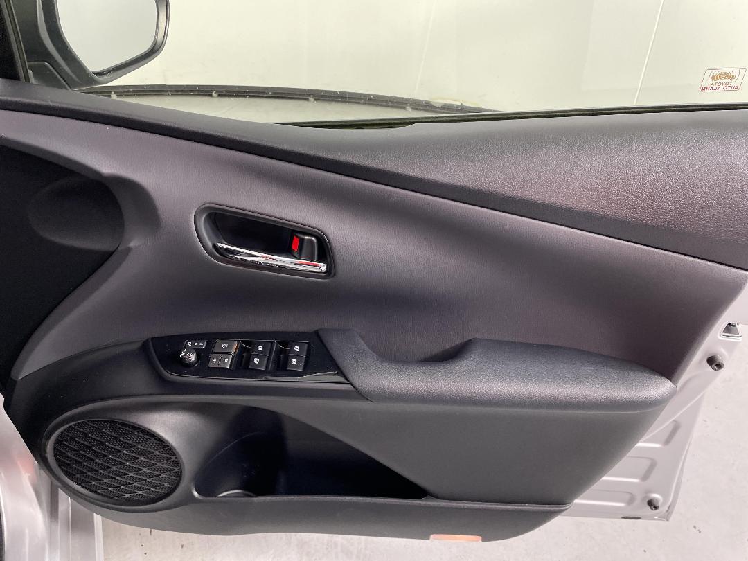 Photo '15' of Toyota Prius Photo '15' of Toyota Prius