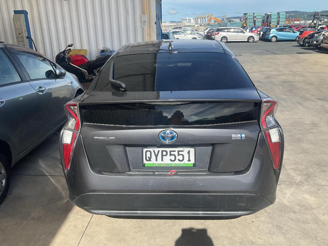 Photo '4' of Toyota Prius