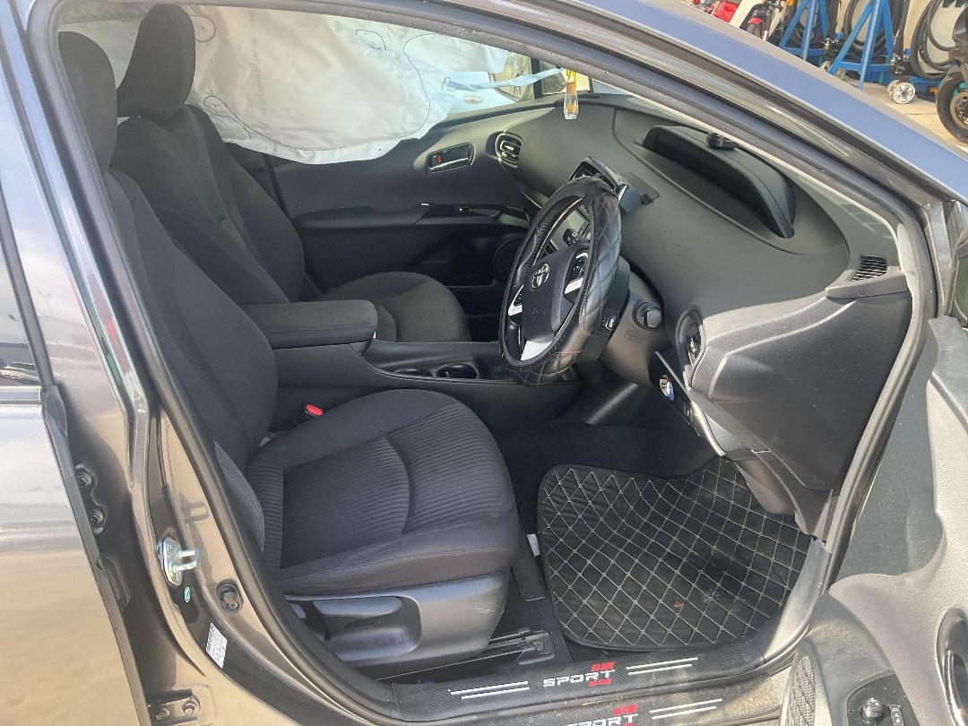 Photo '10' of Toyota Prius