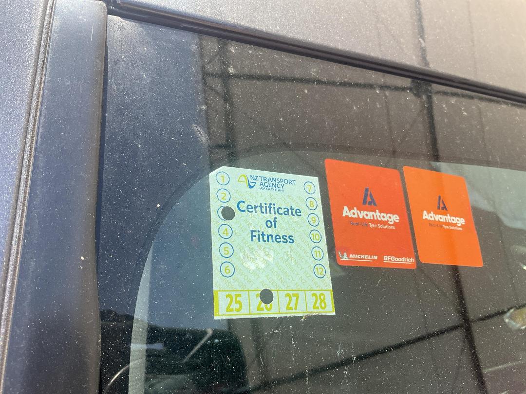 Photo '14' of Toyota Prius