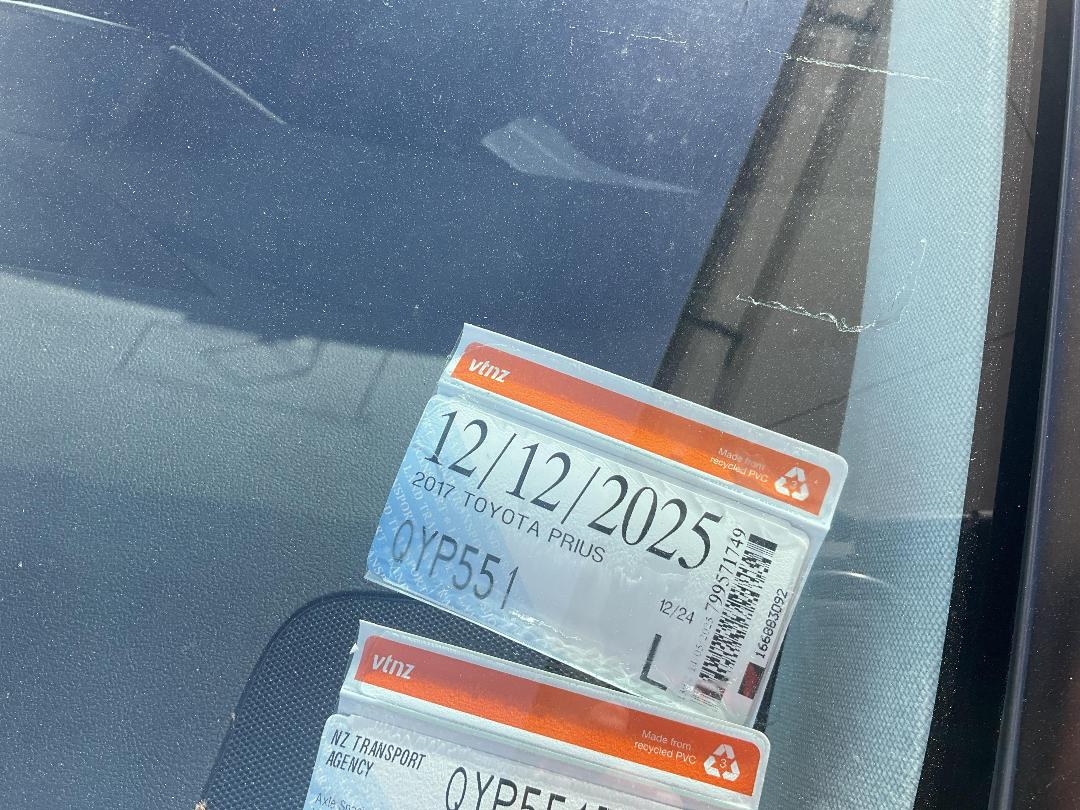 Photo '15' of Toyota Prius