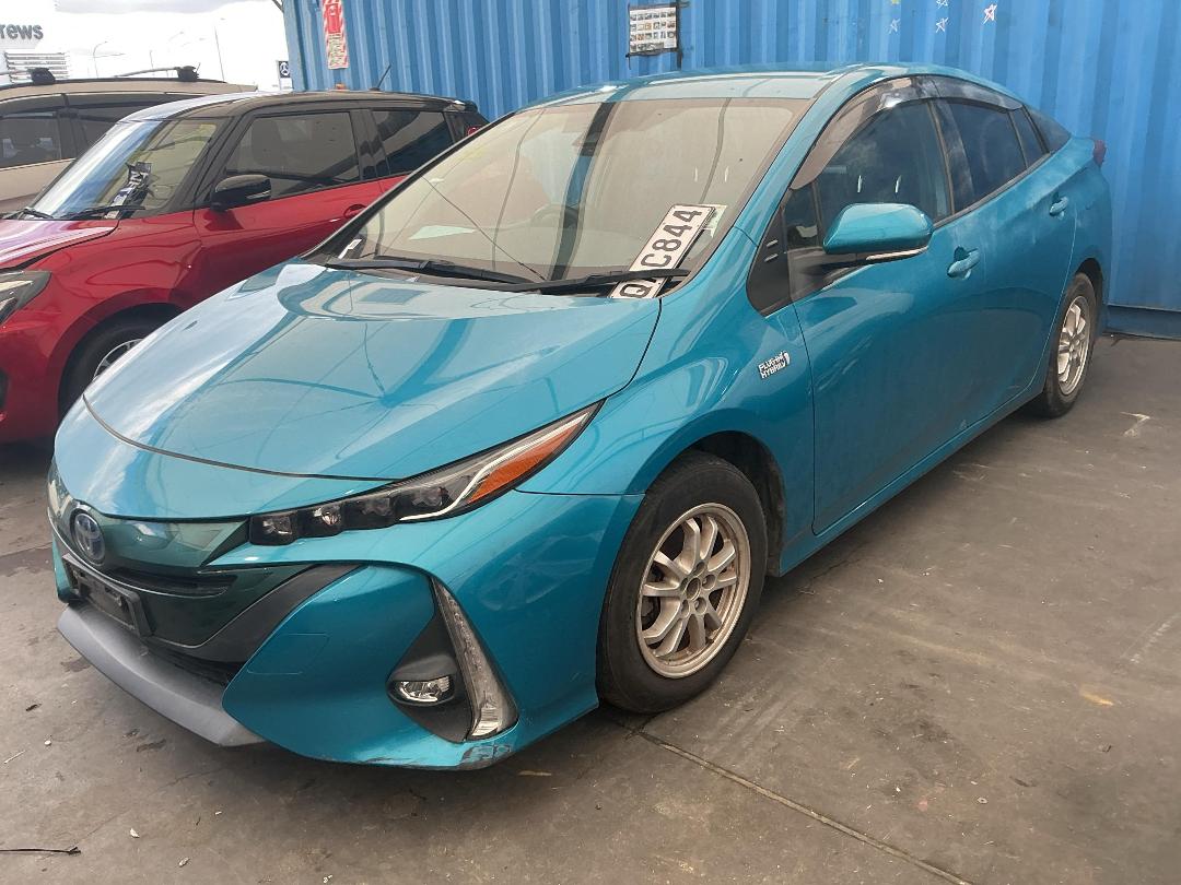 Photo '3' of Toyota Prius Phev Photo '3' of Toyota Prius Phev