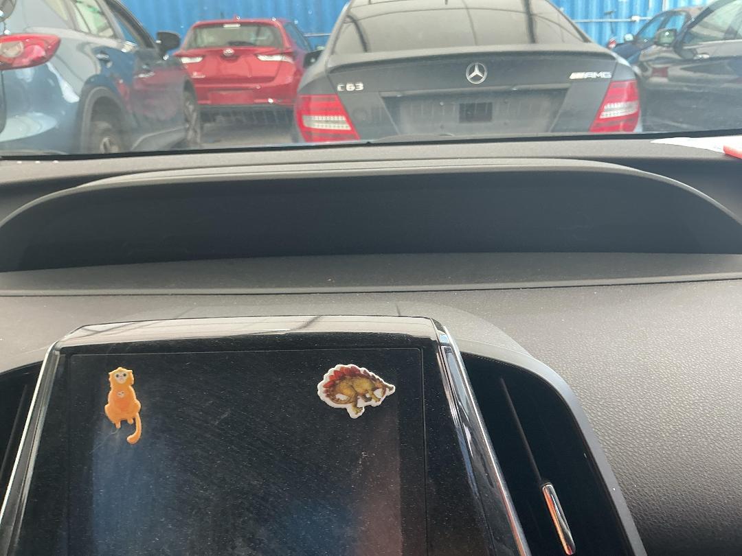 Photo '8' of Toyota Prius Phev Photo '8' of Toyota Prius Phev