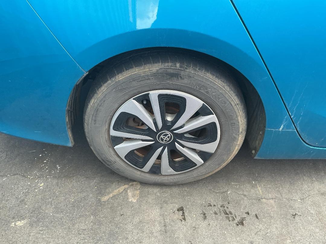 Photo '15' of Toyota Prius Phev Photo '15' of Toyota Prius Phev