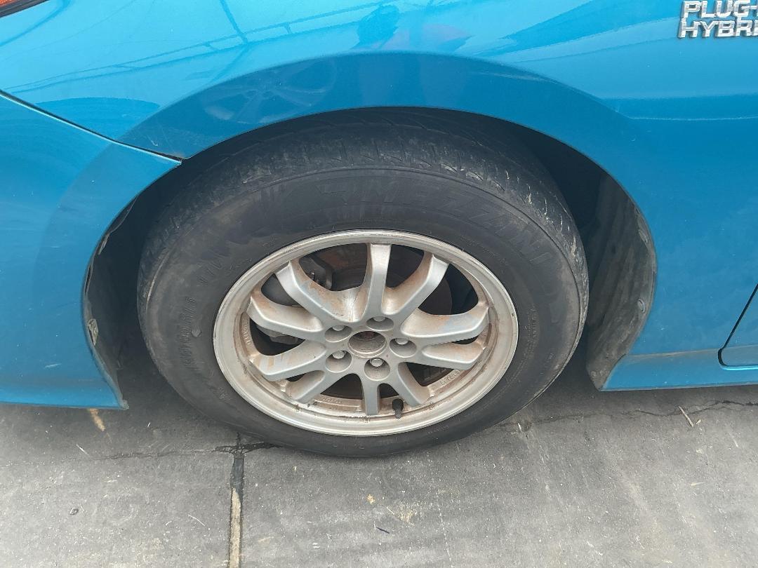 Photo '17' of Toyota Prius Phev Photo '17' of Toyota Prius Phev