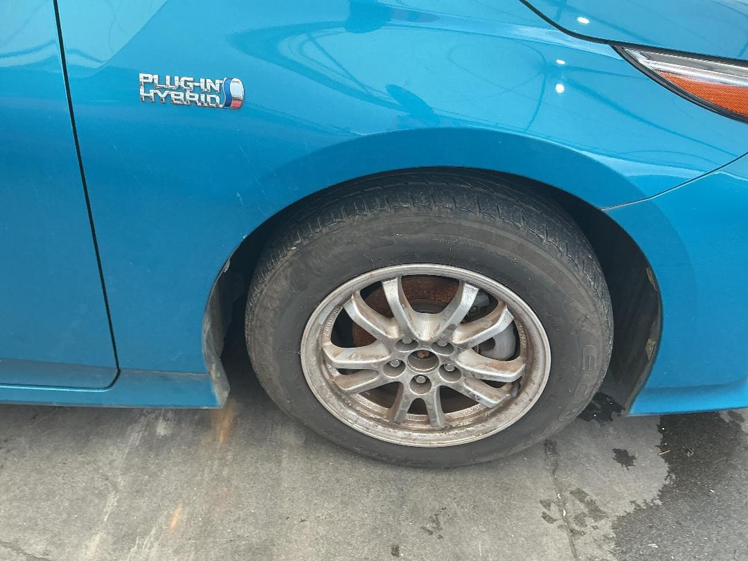 Photo '18' of Toyota Prius Phev Photo '18' of Toyota Prius Phev