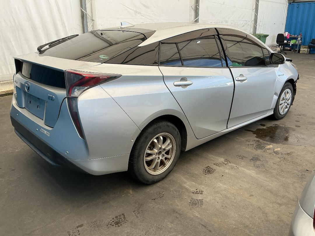 Photo '14' of Toyota Prius Hybrid
