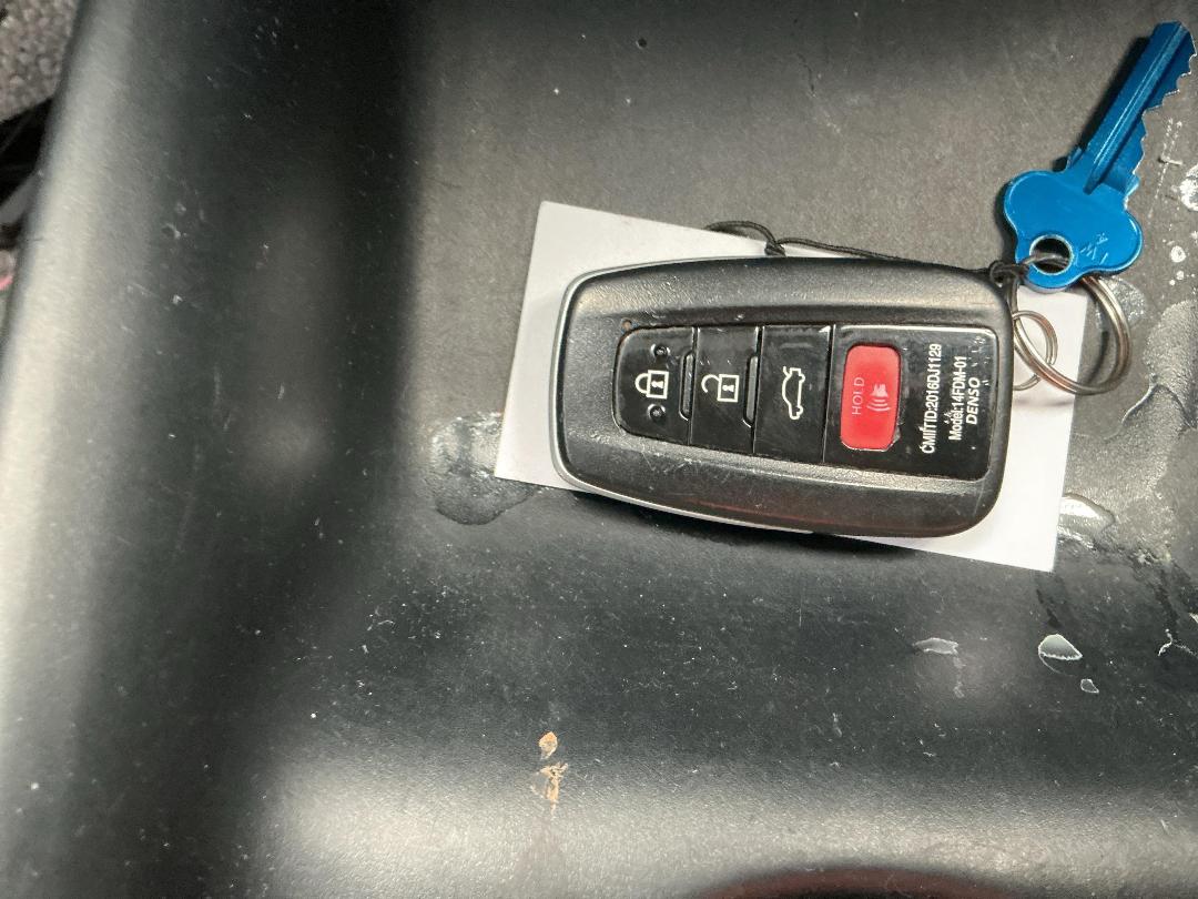 Photo '20' of Toyota Prius Hybrid