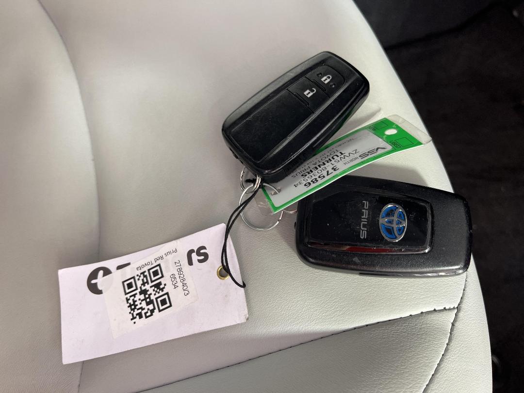 Photo '22' of Toyota Prius