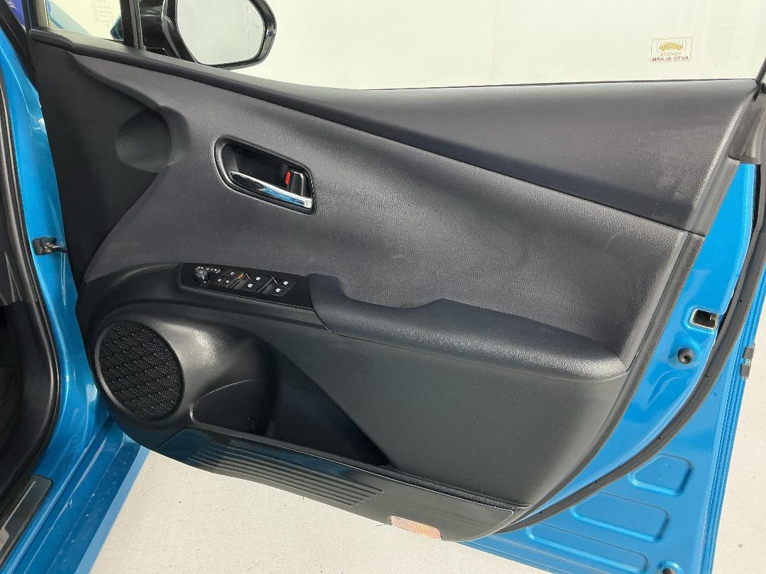 Photo '15' of Toyota Prius Photo '15' of Toyota Prius