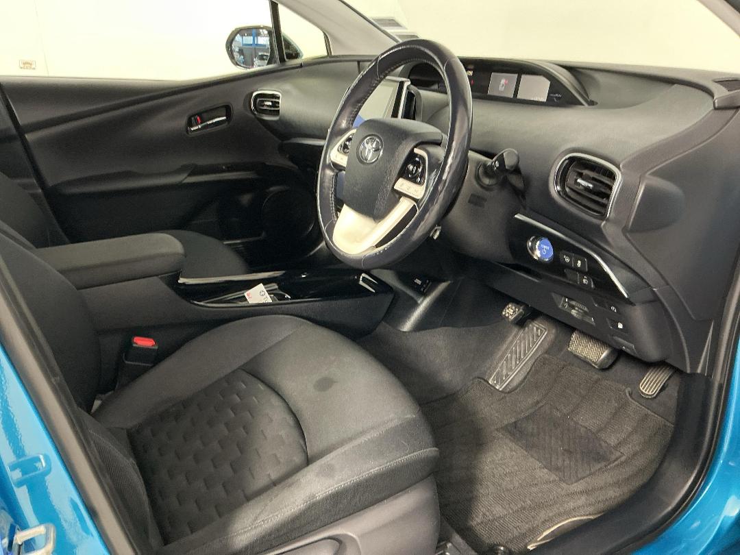 Photo '16' of Toyota Prius Photo '16' of Toyota Prius