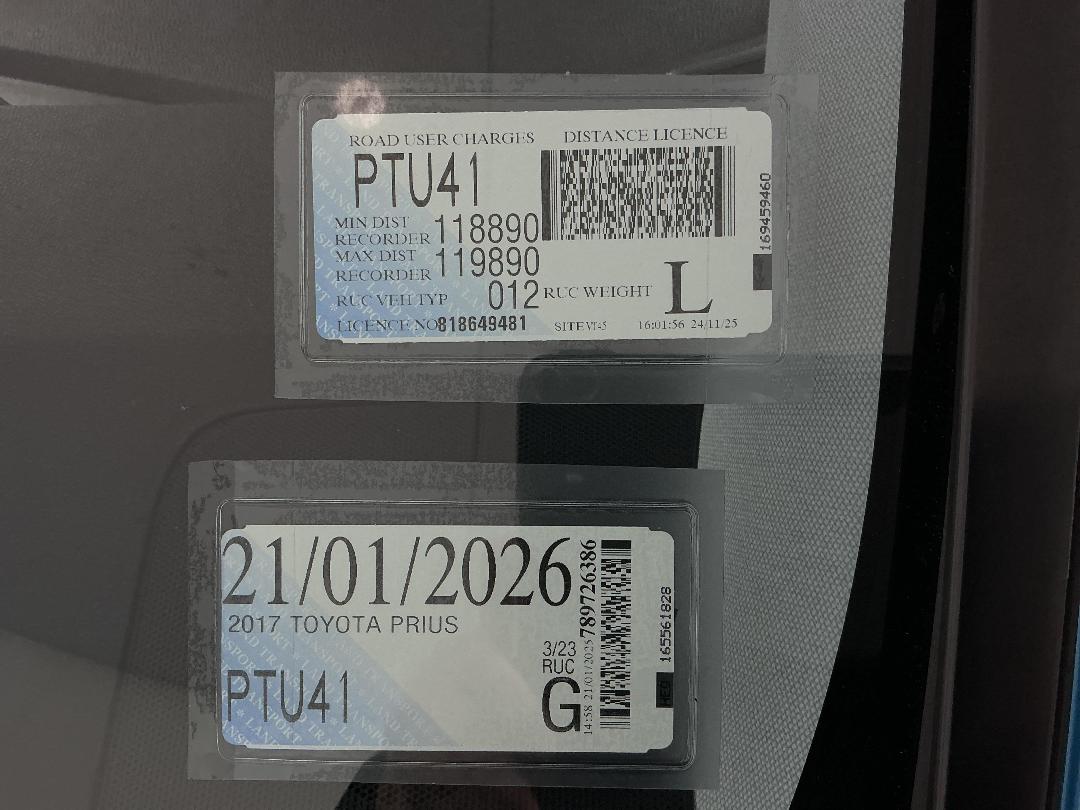 Photo '29' of Toyota Prius Photo '29' of Toyota Prius