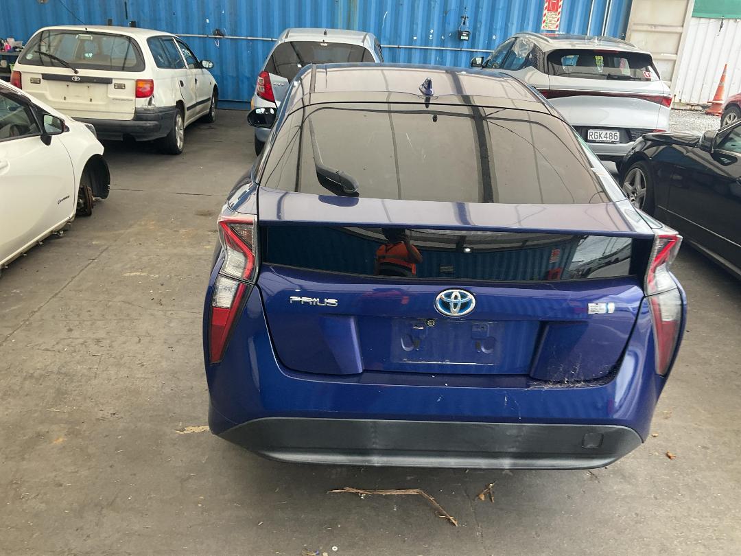 Photo '10' of Toyota Prius