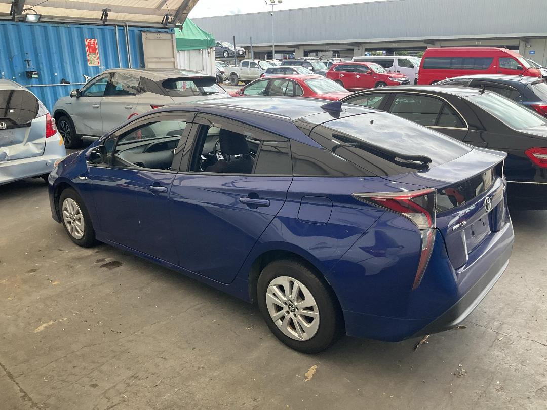 Photo '8' of Toyota Prius