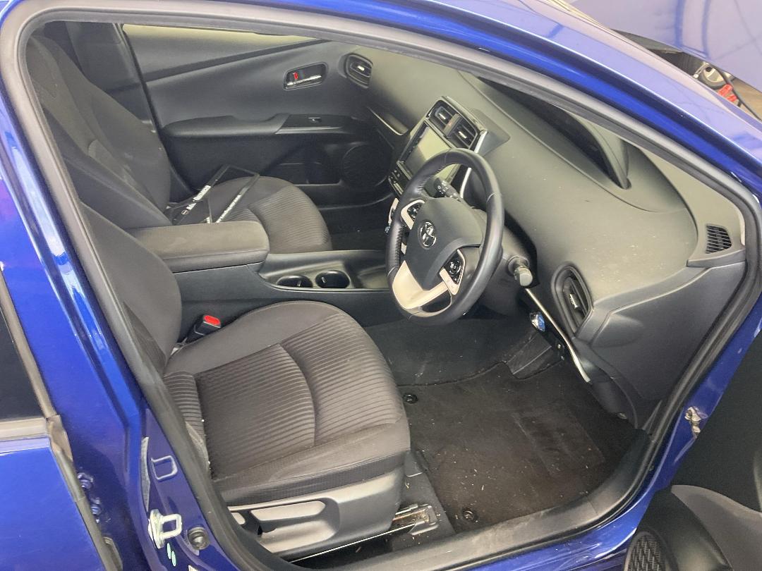 Photo '18' of Toyota Prius