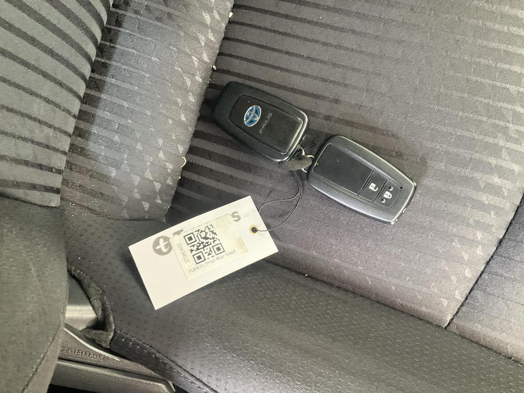 Photo '17' of Toyota Prius